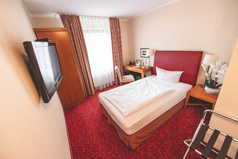 Bedroom 4, PLAZA INN Recklinghausen, Recklinghausen