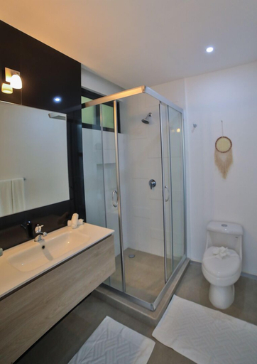 Bathroom 3, The City 1309 N, Cozumel