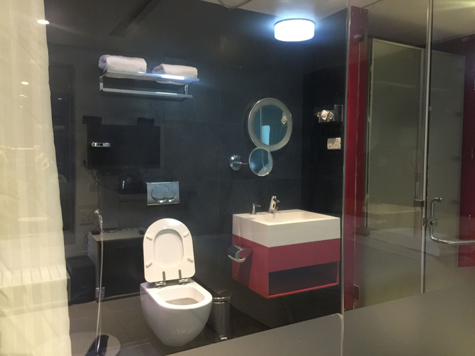 Bathroom 4, Fahrenheit Hotel, North Goa