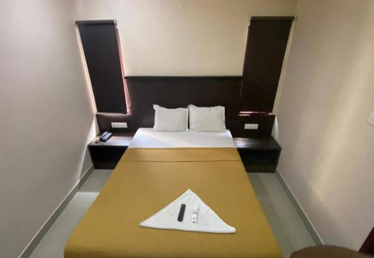 Bedroom 5, Hotel Lebanon INN, Kancheepuram