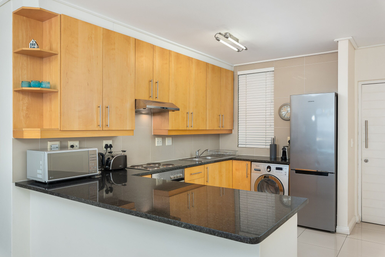 Others 5, Dockside 904, City of Cape Town