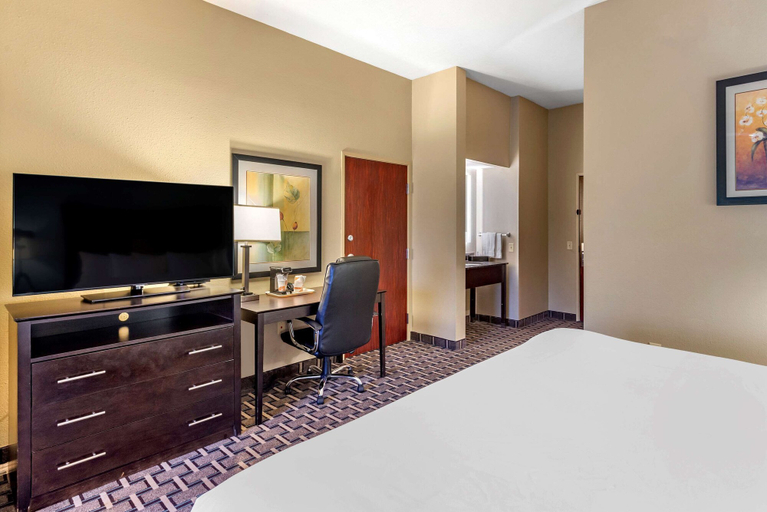 Bedroom 4, Comfort Suites Clovis North, Curry