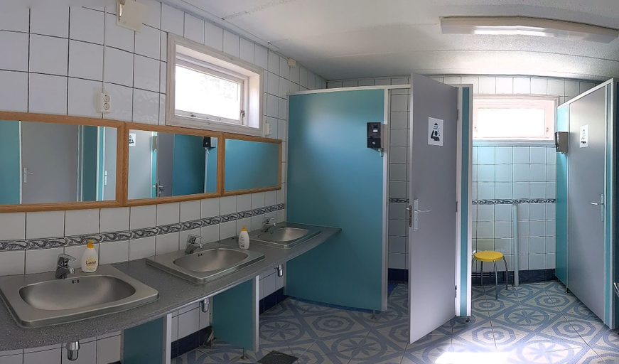 Bathroom 4, Neset Skydsstasjon, Flesberg