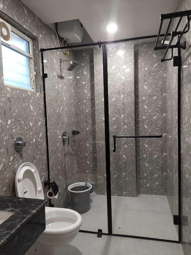Bathroom 5, The Panash Hotel & Banquets, Kolkata