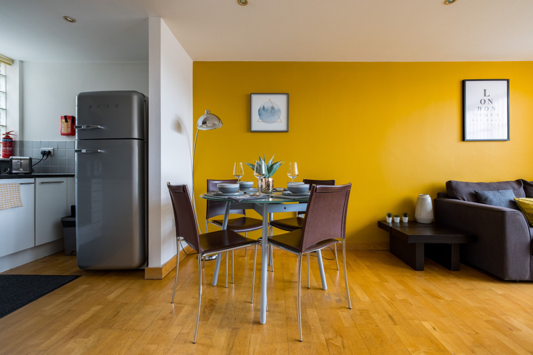 Others 4, The Aldgate Apartments, London