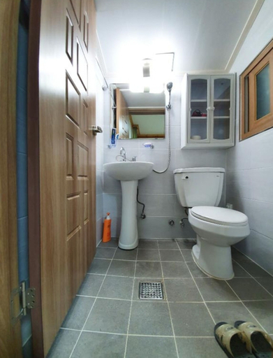 Bathroom 3, Sun Rise Pension, Suncheon