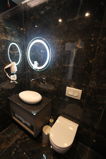 Bathroom 3, Hotel Mare 2, Sarandës