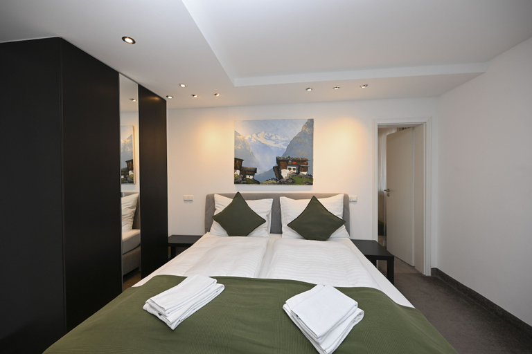 Bedroom 4, Hardi's Hotel, Traunstein