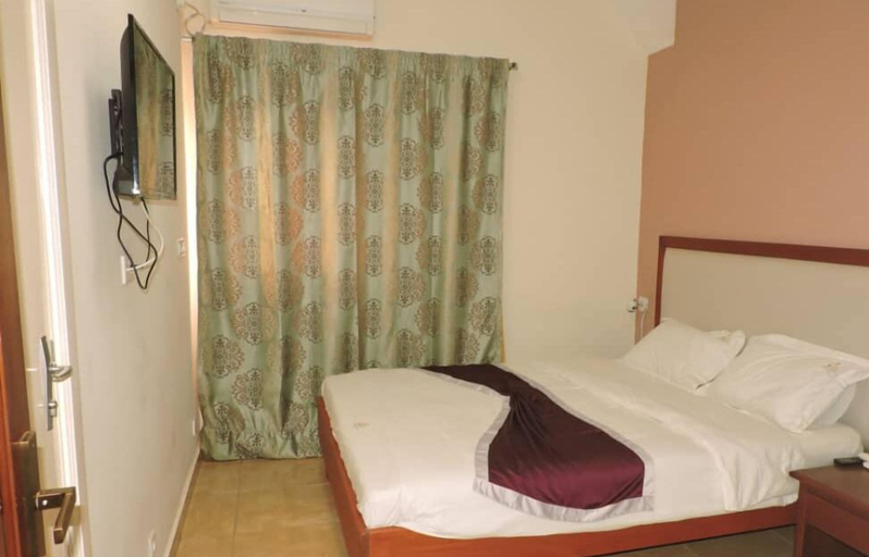 Bedroom 2, IRIS HOTEL, Mfoundi
