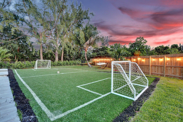 Others 5, 7 Br Home with Pool Gameroom & Soccer, Broward