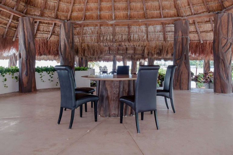 Food & Drinks, APARTMENT DELUXE QUADRA at 3 min 5th Av, Cozumel