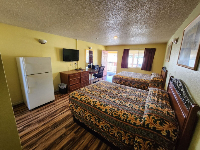 Bedroom 2, Vince's Motel Inc., Sacramento