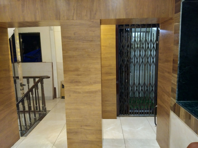 Others 1, RK Hotel, Mumbai City