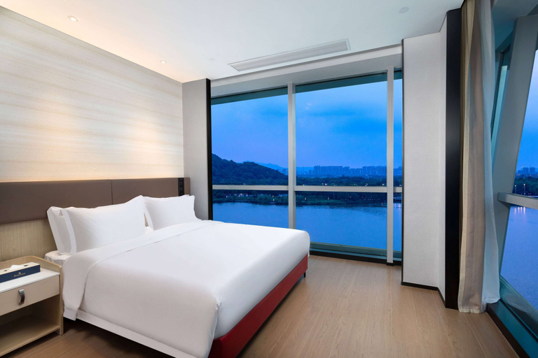 Bedroom 3, Ramada By Wyndham Huzhou Wuxing, Huzhou