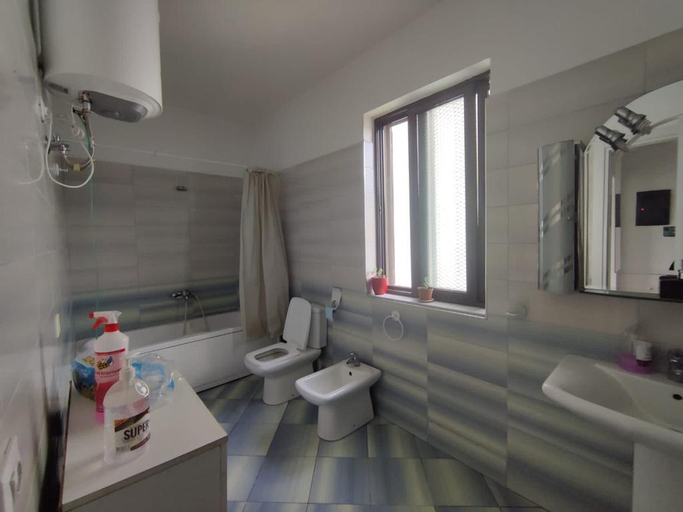 Bathroom 3, Tirana City Rooms, Tiranës