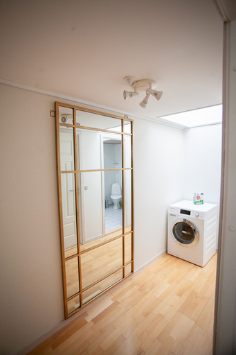 Bathroom 4, Harbour View - Marina - City Centre, Tórshavn