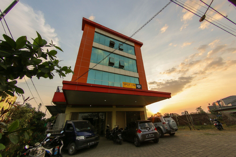 Exterior & Views 2, Hotel O Pondok Bintang, Gowa