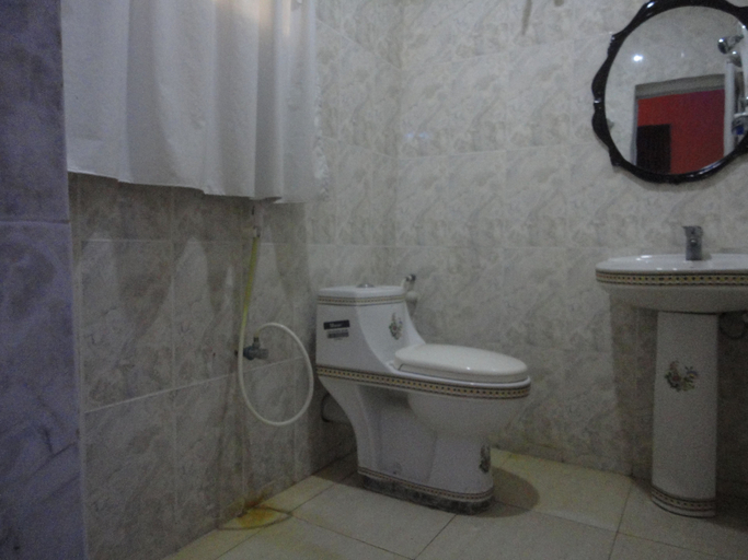 Bathroom 5, Hamak Suites and Garden, AdoOdo/Ota
