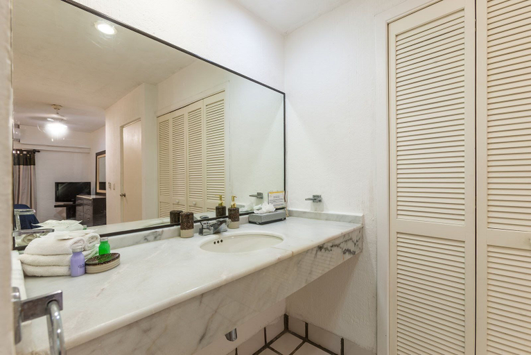 Bathroom, Xaman Ha 7105, Cozumel