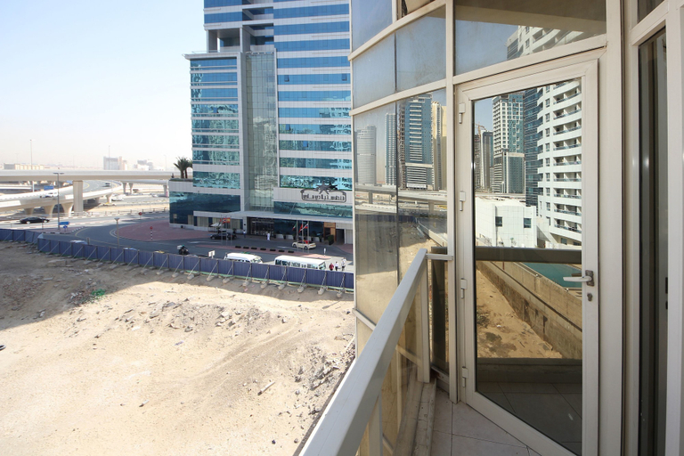 Balcony 4, Signature Holiday Homes- Marina Studio, Dubai