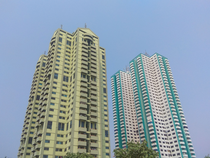 Exterior & Views, Spacious And Homey 3Br At Kondominium Rajawali Apartment, Central Jakarta