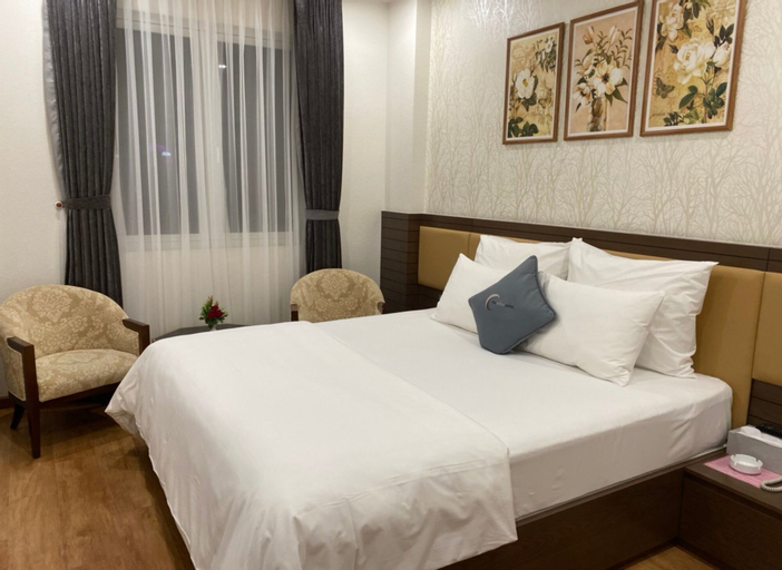 The Moon Hotel 2, Binh Tan