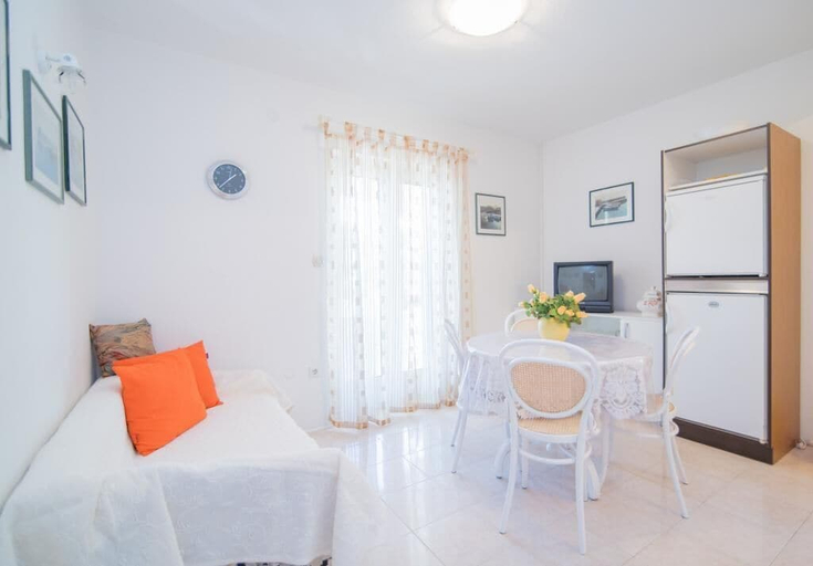 Others 5, Apartments Paco, Postira
