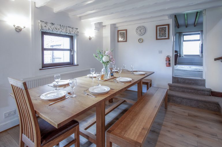 Others 4, Stormy Castle - 6 Bedroom - Llangenith, Swansea