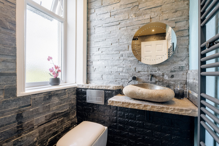Bathroom 5, Luxury Town House, Bolton
