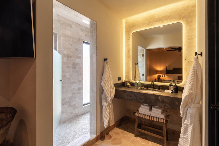 Bathroom 4, Casa 1810 Parque Hotel Boutique, Allende