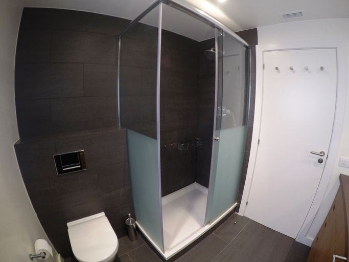 Bathroom 4, Aiguaneu La Sardana, Girona