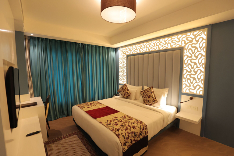 Bedroom 3, Clarion Inn Indore, Indore