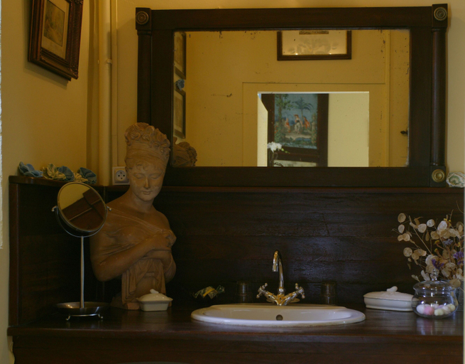 Bathroom 5, Château de Chambiers, Maine-et-Loire