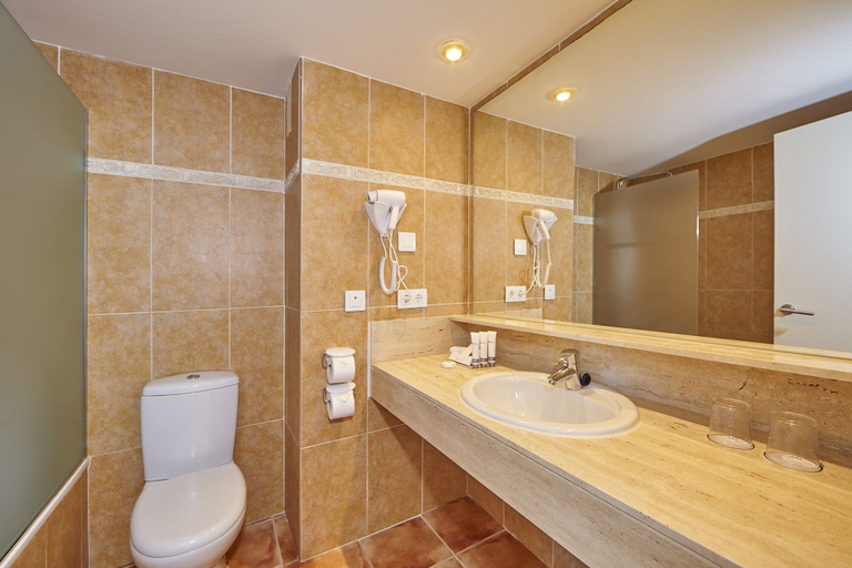 Bathroom, Prinsotel La Pineda Apartamentos, Baleares