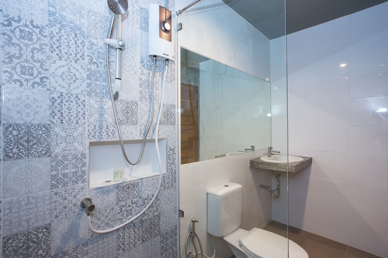Bathroom 4, Light Khaolak Resort, Takua Pa