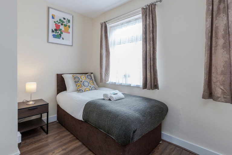 Others 2, Beautiful 2-bed House in Quiet Cul-de-sac, London