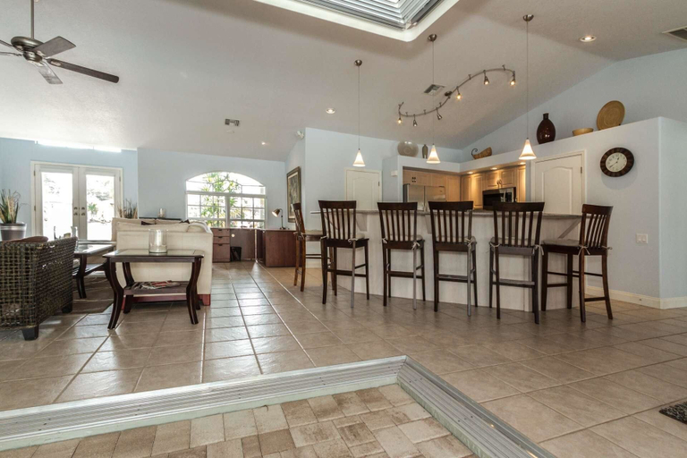 Food & Drinks 5, SW Cape Coral Vacation Home, Lee