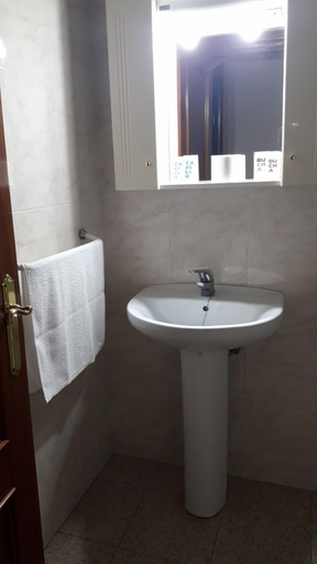 Bathroom 3, Hostal Nuevo Montesol, Málaga