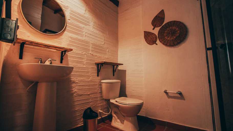 Bathroom 5, Centro Hostel Medellín, Medellín
