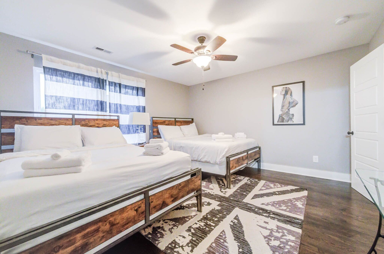 Bedroom 3, The Jukebox, Davidson