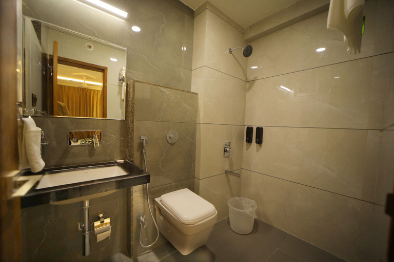 Bathroom 4, The Sky Imperial Hotel Sugam, Rajsamand