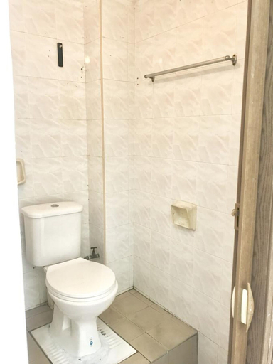 Bathroom 2, B&L Islanders Inn - Hostel, Pulau Penang