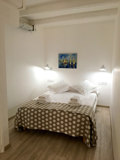 Bedroom 3, Modern Loft in The Historical Town, Girona