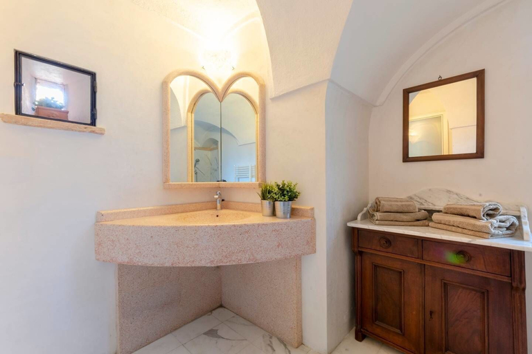 Bathroom 4, JOIVY Astonishing Sea View Apartment in Verezzi, Savona