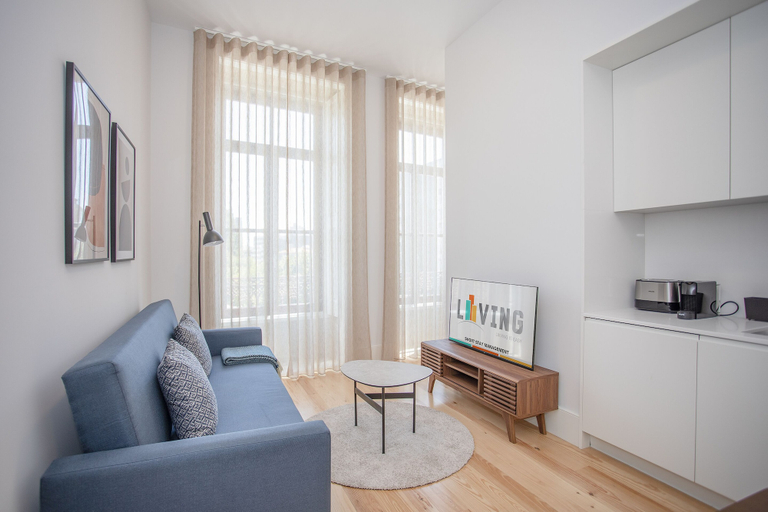 Others 3, Liiiving in Porto-City View Apartment 2F, Porto