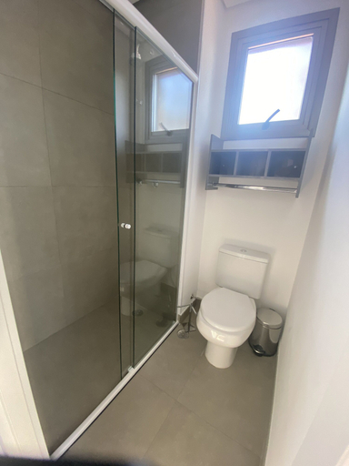 Bathroom 4, Akile Vergueiro, São Paulo