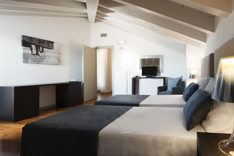Bedroom 4, Hotel del Porto, Verona