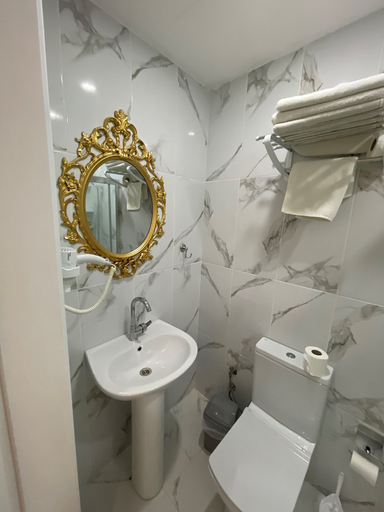 Bathroom 2, Hotel Barbarosa, Fatih