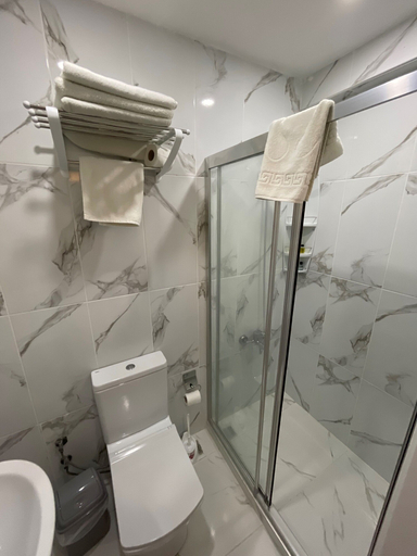 Bathroom 5, Hotel Barbarosa, Fatih
