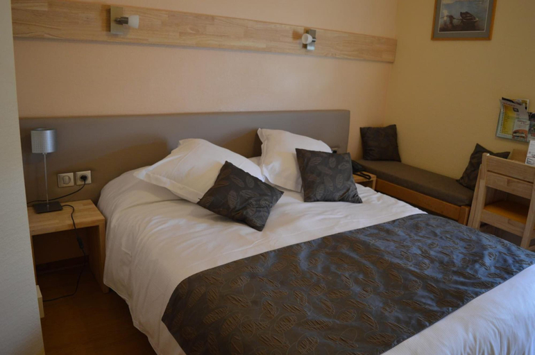 Bedroom 3, Hotel Melodie, Ain